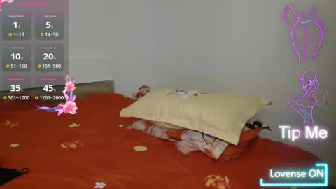 Snapshot of montserrat123 chatting on 03/11/25, 07:37 Monse online show from 03/11/25, 07:37