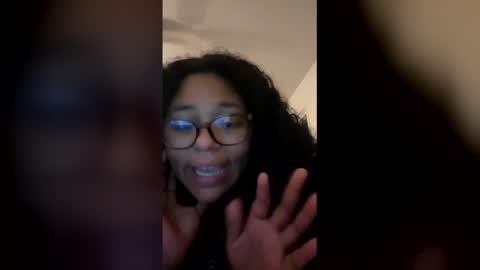 moon_264 online show from 05/11/26, 06:30
