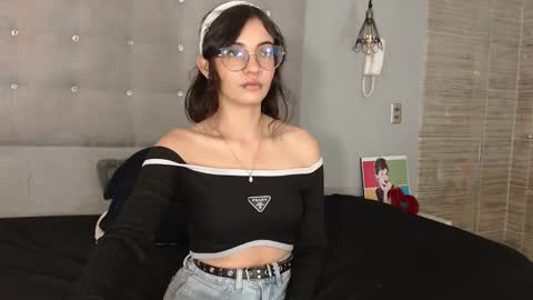 Elizabeth  online show from 10/09/25, 08:18