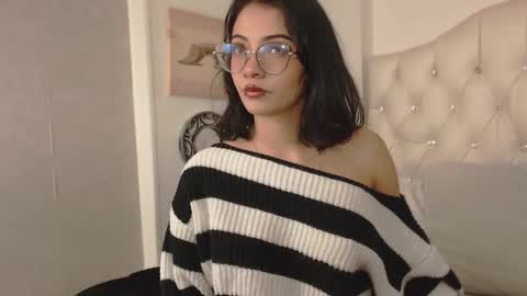 Elizabeth  online show from 10/15/25, 06:08