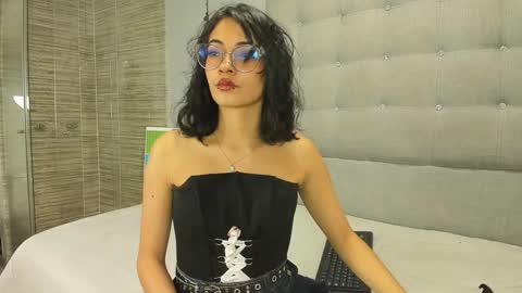 Elizabeth  online show from 10/24/25, 10:28