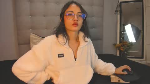 Elizabeth  online show from 11/24/25, 07:13