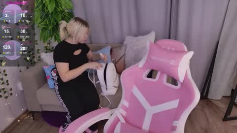 Moon  Bunny online show from 09/13/25, 04:56