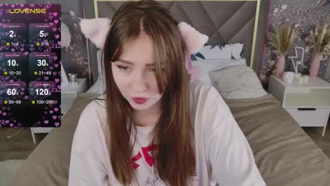 Moon  Bunny online show from 11/30/25, 05:28