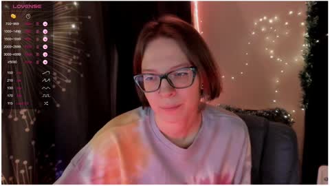 Snapshot of moon__girl chatting on 12/18/24, 08:14 Roxy online show from 12/18/24, 08:14