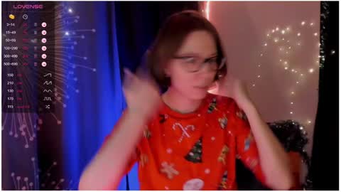 Snapshot of moon__girl chatting on 12/25/24, 07:56 Roxy online show from 12/25/24, 07:56