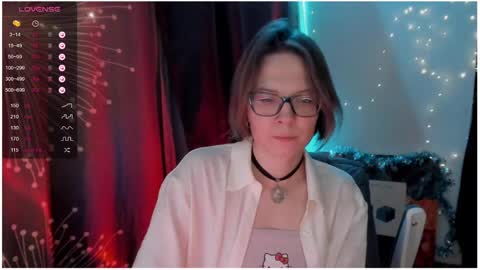 Snapshot of moon__girl chatting on 12/27/24, 11:10 Roxy online show from 12/27/24, 11:10