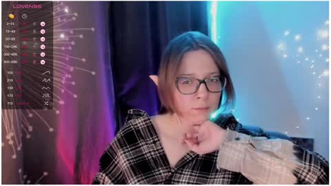 Snapshot of moon__girl chatting on 01/23/25, 08:56 Roxy online show from 01/23/25, 08:56