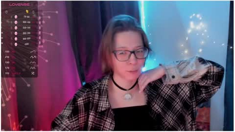 Snapshot of moon__girl chatting on 01/25/25, 08:00 Roxy online show from 01/25/25, 08:00