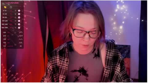 Snapshot of moon__girl chatting on 01/26/25, 07:52 Roxy online show from 01/26/25, 07:52