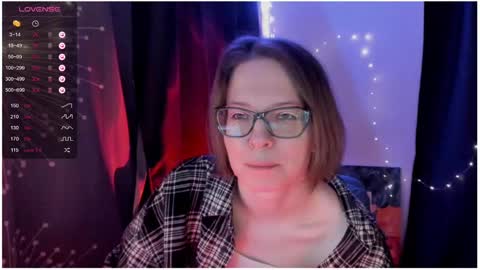 Snapshot of moon__girl chatting on 02/03/25, 06:39 Roxy online show from 02/03/25, 06:39