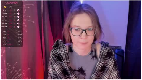 Snapshot of moon__girl chatting on 02/06/25, 08:13 Roxy online show from 02/06/25, 08:13