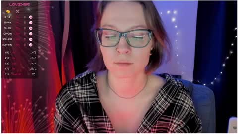 Snapshot of moon__girl chatting on 03/07/25, 06:54 Roxy online show from 03/07/25, 06:54