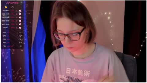 Snapshot of moon__girl chatting on 03/09/25, 06:32 Roxy online show from 03/09/25, 06:32