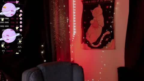 Snapshot of moon__girl chatting on 09/14/25, 06:40 Roxy online show from 09/14/25, 06:40