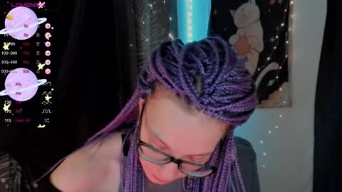 Snapshot of moon__girl chatting on 09/16/25, 08:32 Roxy online show from 09/16/25, 08:32