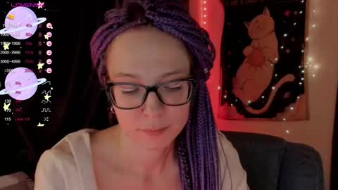 Snapshot of moon__girl chatting on 09/29/25, 09:08 Roxy online show from 09/29/25, 09:08