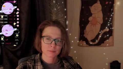 Snapshot of moon__girl chatting on 10/24/25, 08:27 Roxy online show from 10/24/25, 08:27