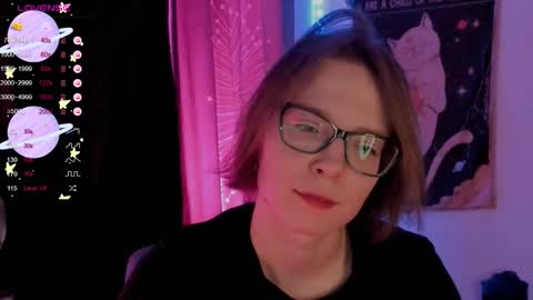 Snapshot of moon__girl chatting on 10/25/25, 07:08 Roxy online show from 10/25/25, 07:08