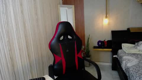 moon_and_fire_ online show from 11/09/25, 02:48