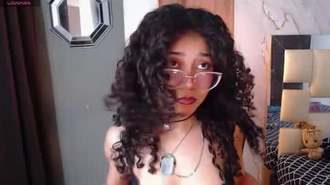 moon_and_fire_ online show from 05/28/26, 02:42