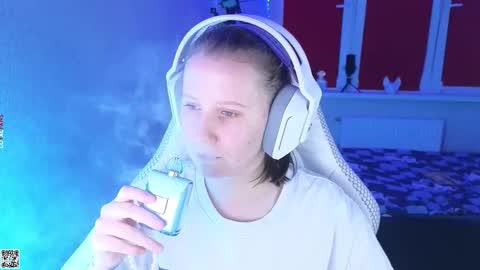 Lola online show from 10/10/25, 04:39