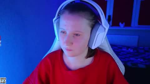 Lola online show from 10/14/25, 03:35