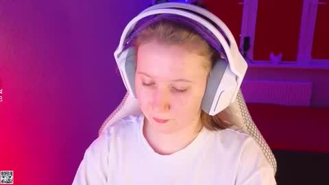 Lola online show from 10/22/25, 05:24