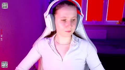 Snapshot of moon_avengers chatting on 03/26/26, 11:05 Lola online show from 03/26/26, 11:05