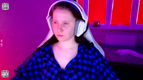 Snapshot of moon_avengers chatting on 03/31/26, 09:21 Lola online show from 03/31/26, 09:21