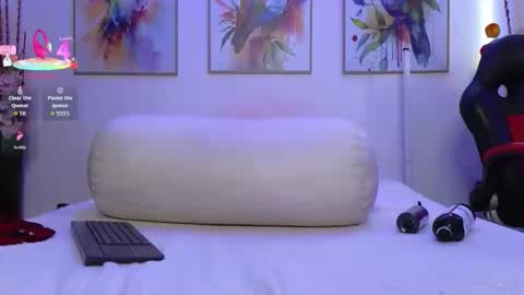 Snapshot of moon_celeste chatting on 03/06/26, 02:02 Moon online show from 03/06/26, 02:02