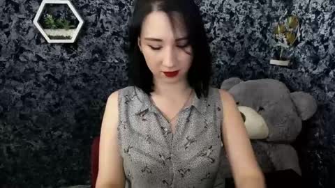 Snapshot of moon_foxy_ chatting on 04/11/26, 08:02 Diana online show from 04/11/26, 08:02