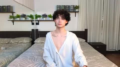 moon_gloww online show from 02/12/26, 05:52