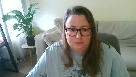 Moon Petal online show from 10/06/25, 11:29