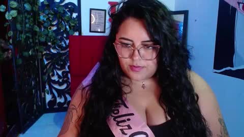 moon_sunflowers online show from 11/24/25, 03:06