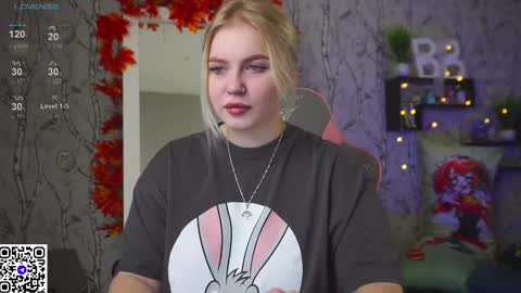 Emilia online show from 10/14/25, 09:10