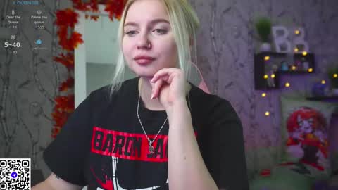 Emilia online show from 10/19/25, 11:22