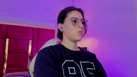 Snapshot of moon_winy chatting on 04/19/26, 11:42 Winy online show from 04/19/26, 11:42