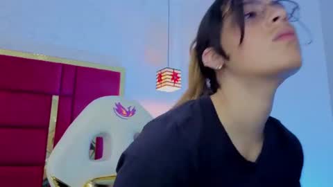 Snapshot of moon_winy chatting on 06/24/26, 11:31 Winy online show from 06/24/26, 11:31