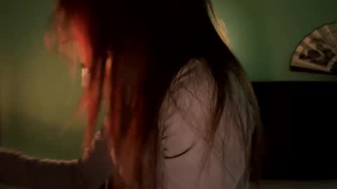 Snapshot of moonfaced_ chatting on 04/08/26, 07:14 Ann online show from 04/08/26, 07:14