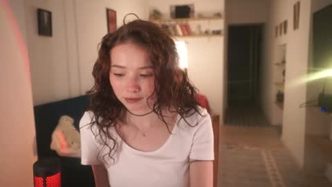 Snapshot of moonfaced_ chatting on 05/30/26, 07:00 Ann online show from 05/30/26, 07:00