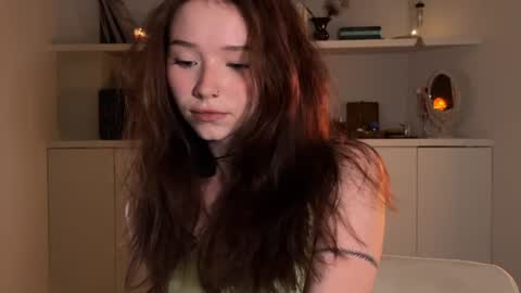 Snapshot of moonfaced_ chatting on 07/04/26, 07:20 Ann online show from 07/04/26, 07:20
