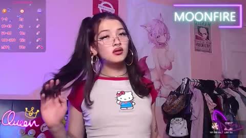 Snapshot of moonfiredance chatting on 12/23/25, 02:31 Nicky online show from 12/23/25, 02:31