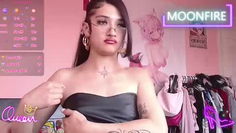 Snapshot of moonfiredance chatting on 01/05/26, 05:27 Nicky online show from 01/05/26, 05:27