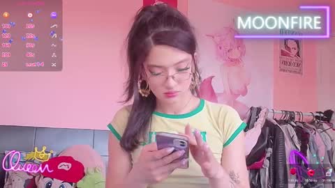 Snapshot of moonfiredance chatting on 01/09/26, 06:42 Nicky online show from 01/09/26, 06:42