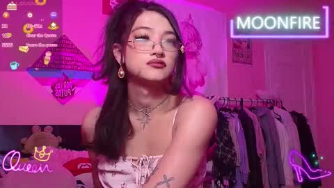 Snapshot of moonfiredance chatting on 03/18/26, 07:11 Nicky online show from 03/18/26, 07:11