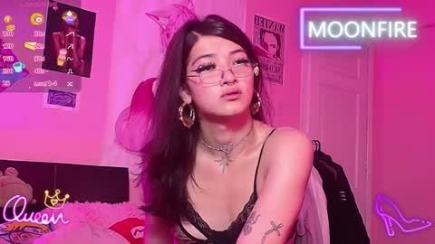 Snapshot of moonfiredance chatting on 03/24/26, 11:48 Nicky online show from 03/24/26, 11:48