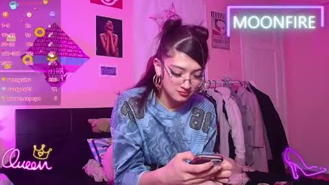 Snapshot of moonfiredance chatting on 04/05/26, 01:47 Nicky online show from 04/05/26, 01:47