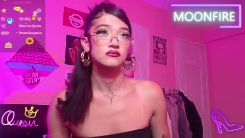 Snapshot of moonfiredance chatting on 04/14/26, 11:38 Nicky online show from 04/14/26, 11:38