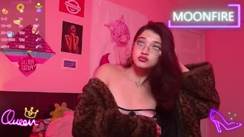 Snapshot of moonfiredance chatting on 04/16/26, 12:17 Nicky online show from 04/16/26, 12:17